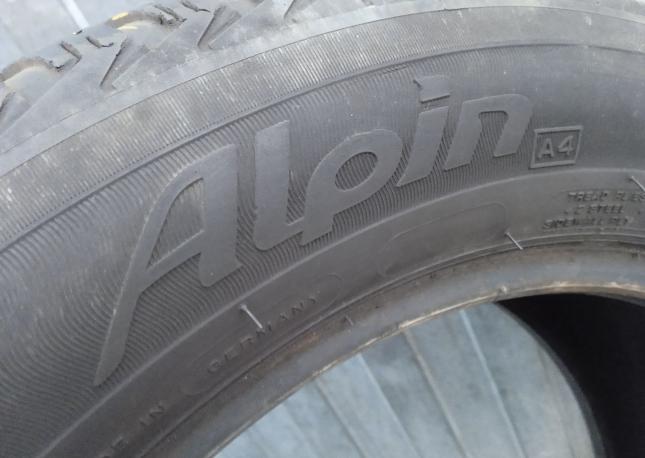 Michelin Alpin 4 215/55 R16