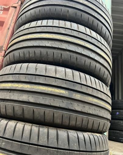 Michelin Pilot Sport 4 225/45 R17