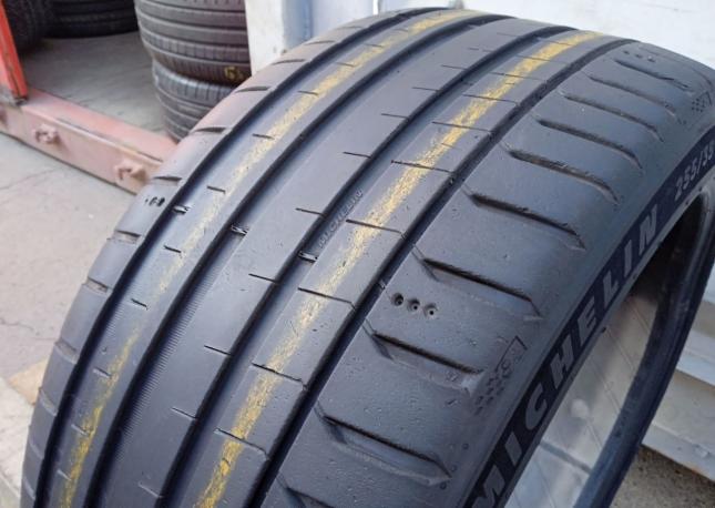 Michelin Pilot Sport 5 255/35 R19
