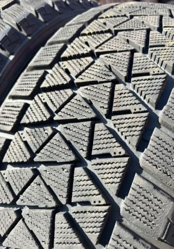 Bridgestone Blizzak DM-V2 235/55 R18