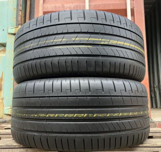 Pirelli P Zero PZ4 285/35 R21