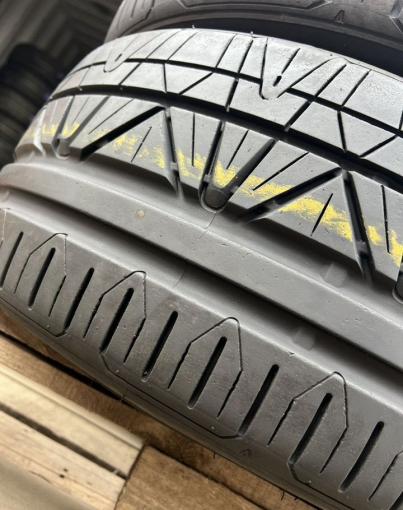 Nitto Invo 235/35 R19