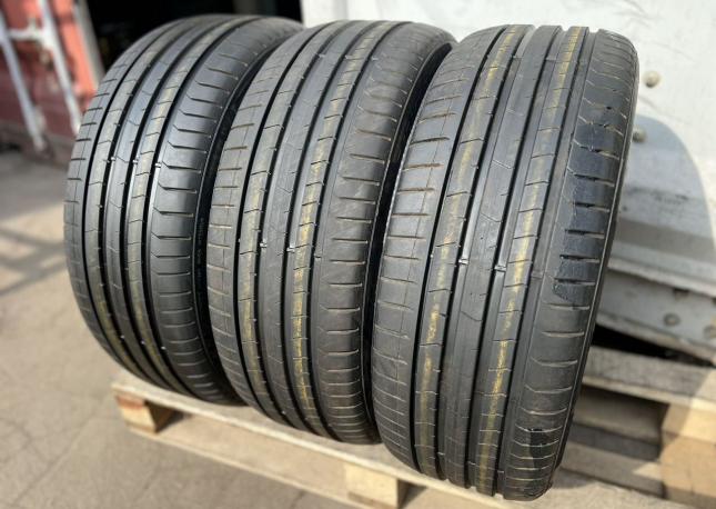 Pirelli P Zero PZ4 245/45 R19