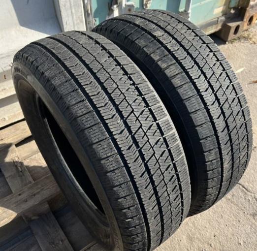 Bridgestone Blizzak VRX2 215/60 R16