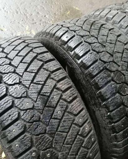 Gislaved Nord Frost 200 235/55 R17