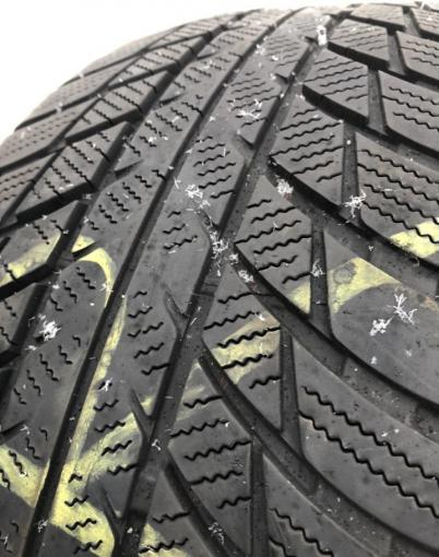 Bridgestone Blizzak LM-001 225/50 R17