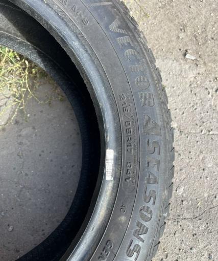 Goodyear Vector 4Seasons Gen-2 215/55 R17