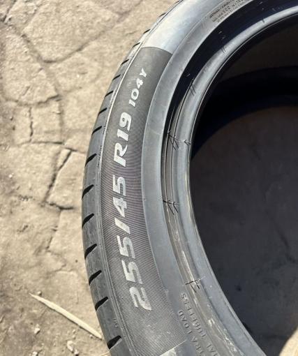 Pirelli P Zero PZ4 255/45 R19