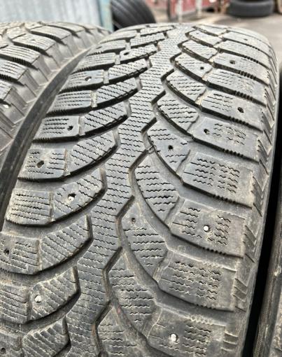 Bridgestone Blizzak Spike-01 235/65 R17