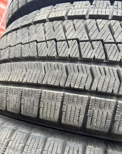 Bridgestone Blizzak VRX2 215/55 R17