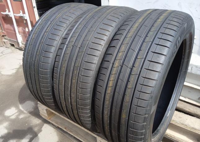 Pirelli P Zero PZ4 245/45 R19