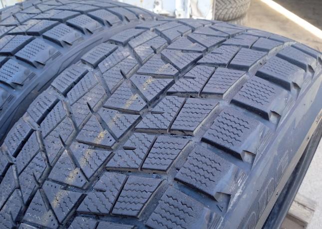 Bridgestone Blizzak DM-V1 275/40 R20