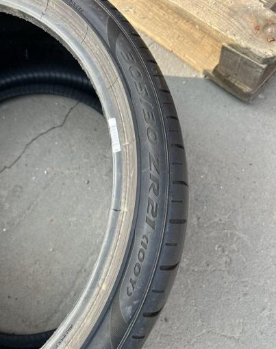 Pirelli P Zero PZ4 305/30 R21