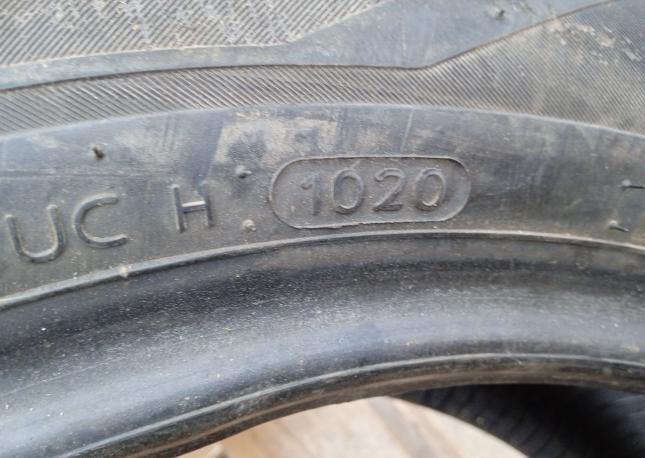 Hankook Kinergy 4S H740 215/50 R17