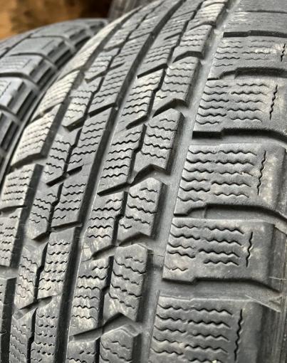 Goodyear Ice Navi Zea II 215/60 R16