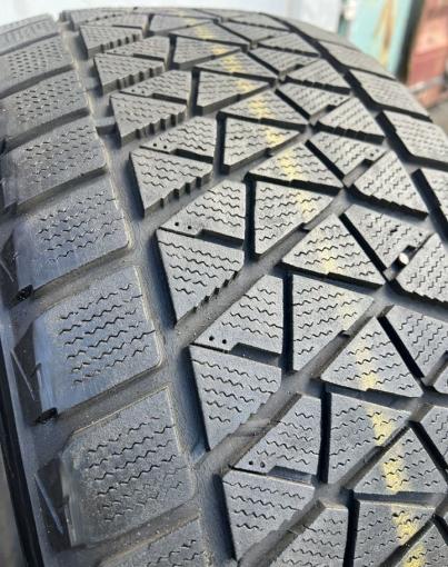 Bridgestone Blizzak DM-V2 285/45 R22