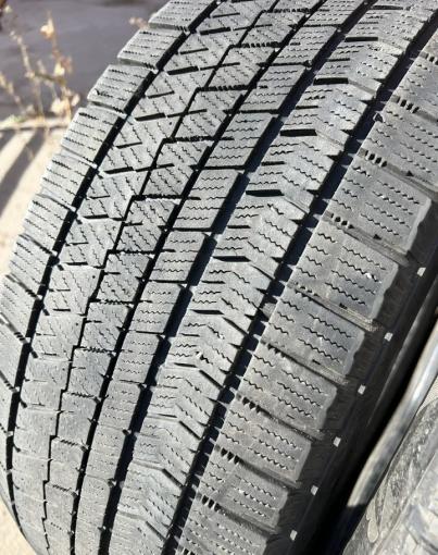 Bridgestone Blizzak VRX2 245/45 R19