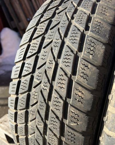 Hankook Winter Radial W400 215/70 R16