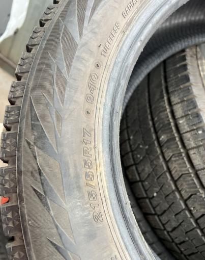 Bridgestone Blizzak VRX2 215/55 R17