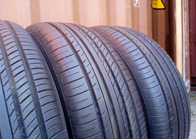 Yokohama Advan dB V552 205/65 R15