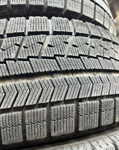 Bridgestone Blizzak VRX 215/55 R17