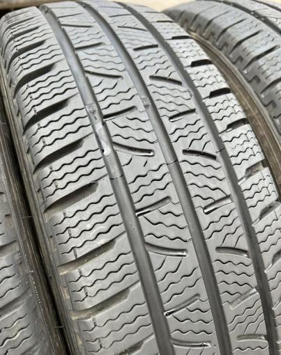 Pirelli Carrier Winter 205/75 R16C