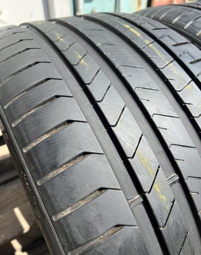 Pirelli P Zero PZ4 285/30 R21