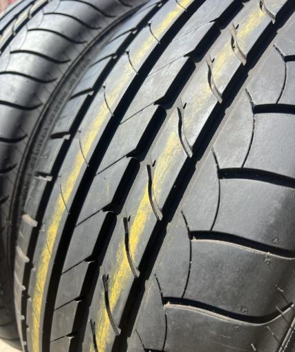 Goodyear EfficientGrip 235/55 R17