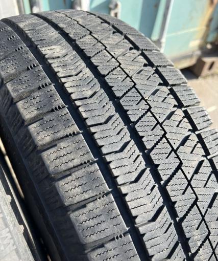 Bridgestone Blizzak VRX2 215/60 R16