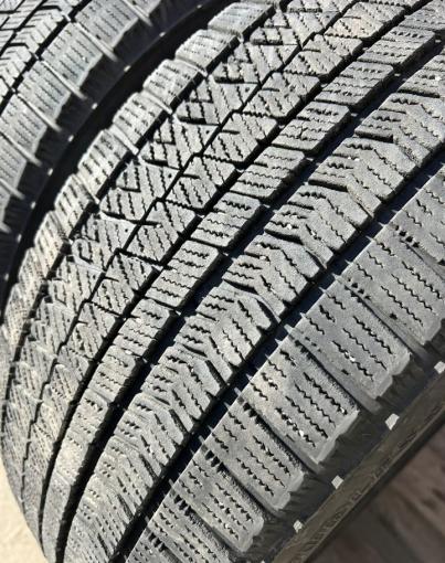 Bridgestone Blizzak VRX2 245/45 R19