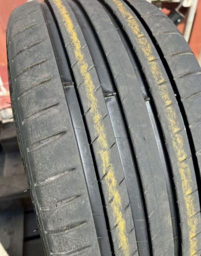 Michelin Pilot Sport 4 255/40 R19