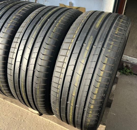 Pirelli P Zero PZ4 275/35 R22 и 315/30 R22