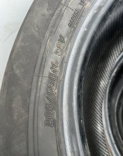 Yokohama Advan dB V552 205/60 R16