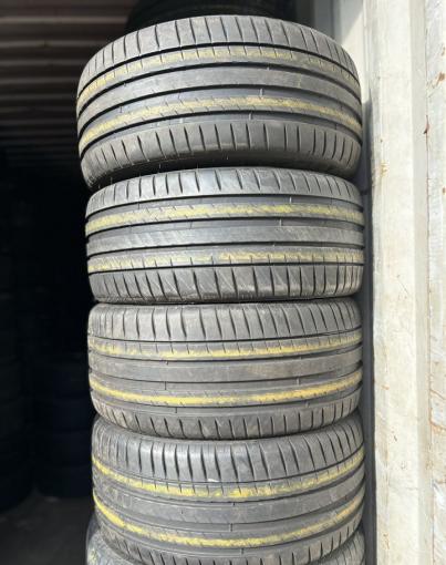 Michelin Pilot Sport 4 235/40 R18