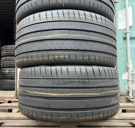 Michelin Pilot Sport 4 S 285/40 R22 и 325/35 R22