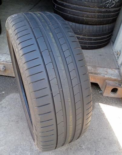 Pirelli P Zero PZ4 225/40 R19