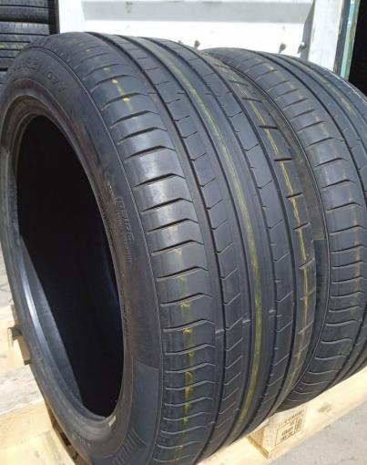 Pirelli P Zero PZ4 275/45 R21