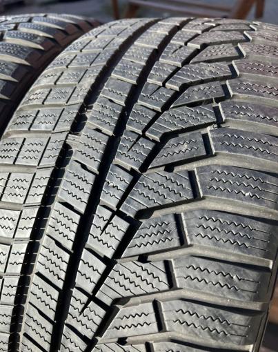 Hankook Winter I&#39;Cept Evo2 W320 235/35 R19