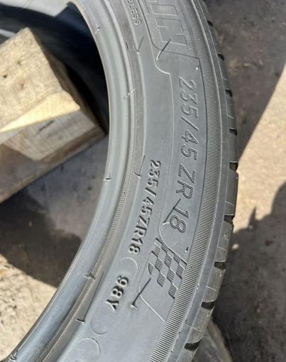 Michelin Pilot Sport 4 Acoustic 235/45 R18