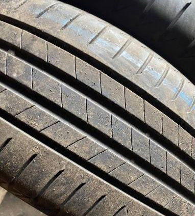 Bridgestone Turanza T005 215/60 R17