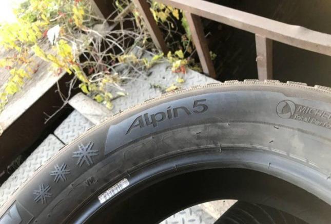 Michelin Alpin 5 215/55 R17