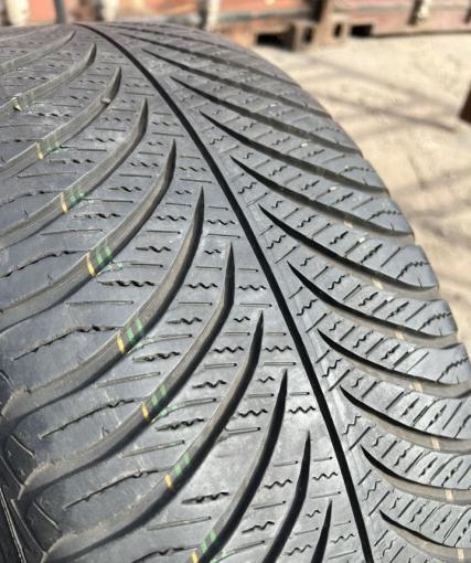 Goodyear Vector 4Seasons Gen-2 215/55 R17