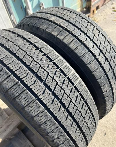 Bridgestone Blizzak VRX2 215/60 R16