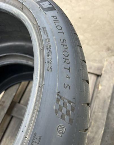 Michelin Pilot Sport 4 S 325/35 R22