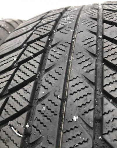 Bridgestone Blizzak LM-001 225/50 R17