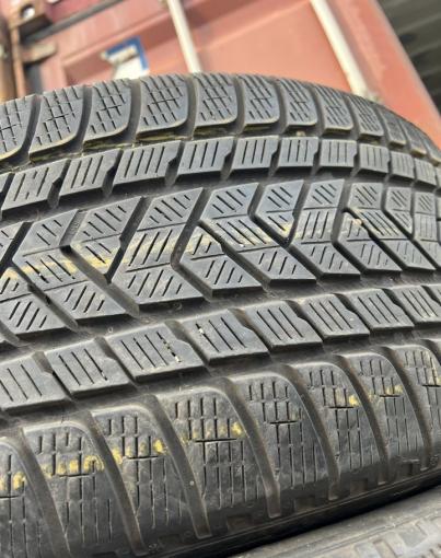 Pirelli Scorpion Winter 285/40 R22