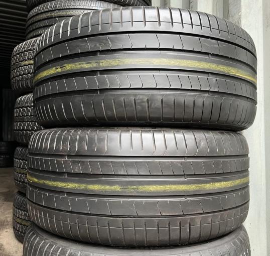 Pirelli P Zero PZ4 275/40 R19