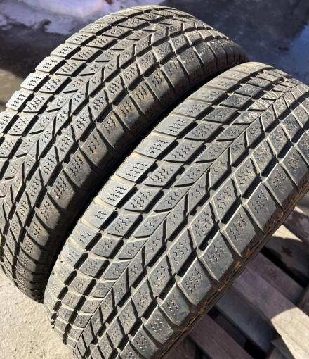 Hankook Winter Radial W400 215/70 R16