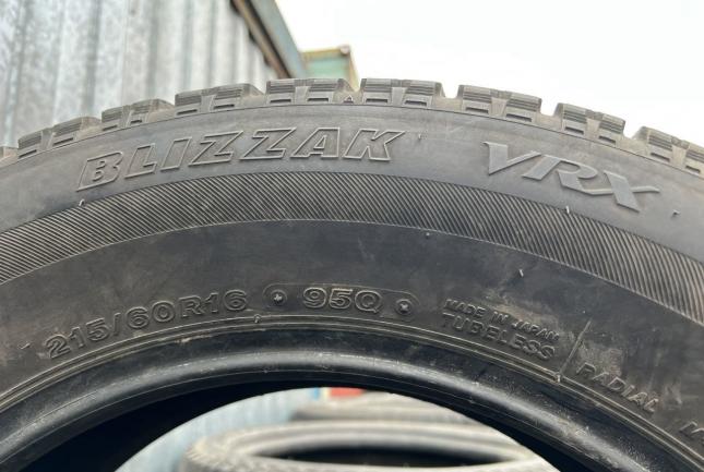 Bridgestone Blizzak VRX 215/60 R16