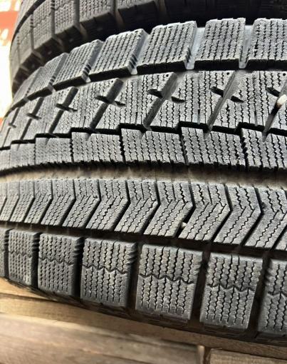 Bridgestone Blizzak VRX 215/55 R17